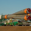 Soyuz tiek nogādāts uz starta laukumu